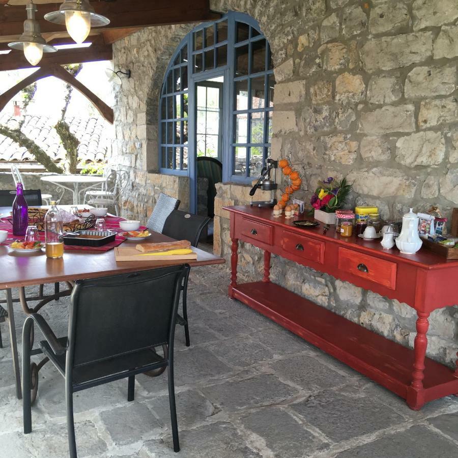 L'Apogee Bed and Breakfast Labeaume Exteriör bild